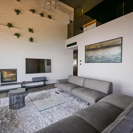 Vista Hills Excelsior Villa